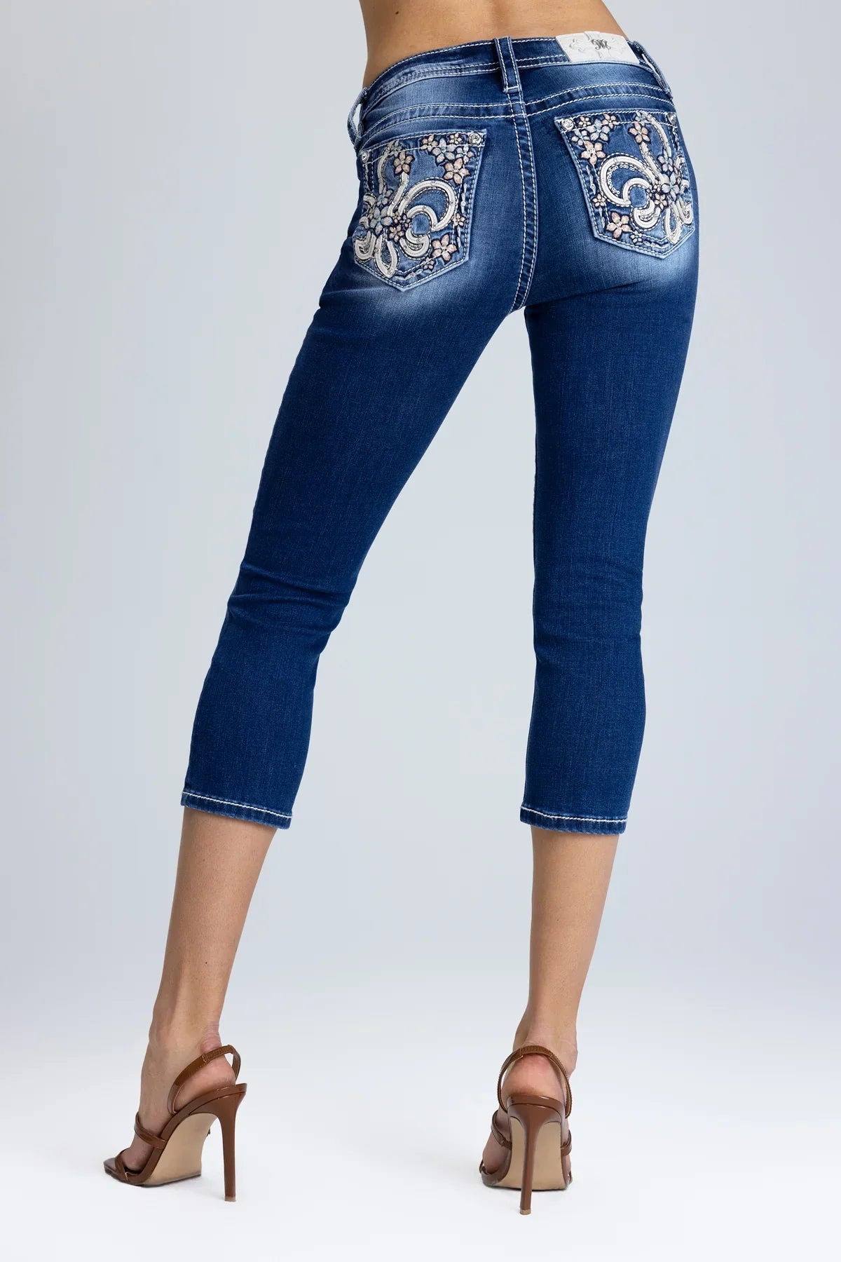 Miss Me Ellora Fleur Mid-Rise Capri Jeans